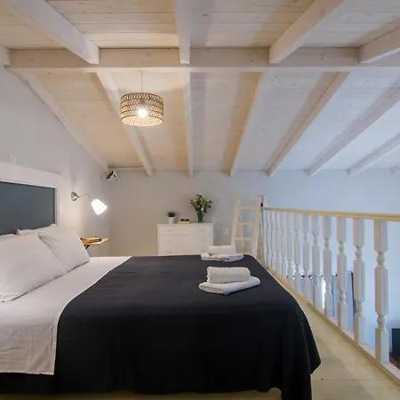Elaia & No.7 Apartment Gaios